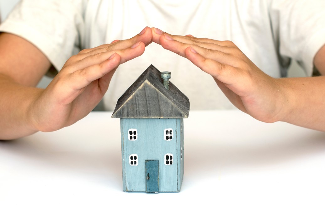 house-home-hand-estate-business-building-holding-real-insurance-model-property-concept-white-loan_t20_eVRWbL roofing claim